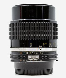 Nikon Ai-S Nikkor 105mm f2.5
