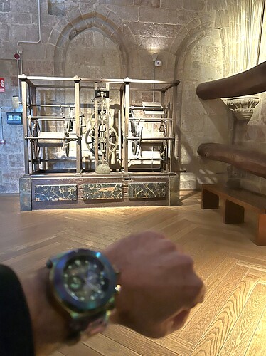 9A reloj viejo cat