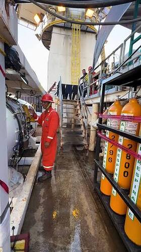 stormy-oil-rig-2