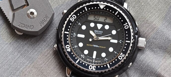 h558