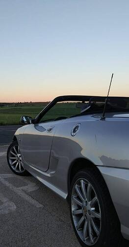 eeec504fb0196a55d6f2c3301a572c18_20250409190052