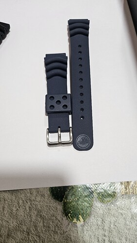 1000125879