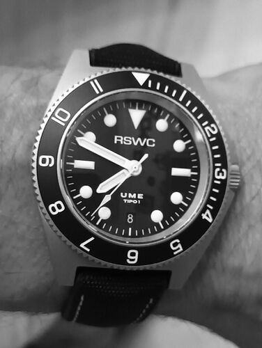 IMG_B_W_2024110801