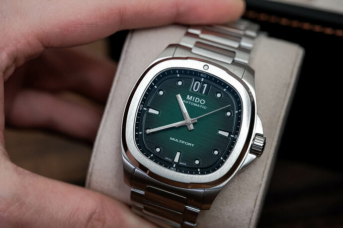 Mido-Multifort-TV-Big-Date-Review-scaled