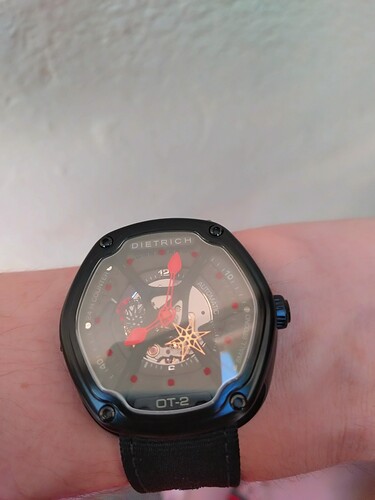 1000107896