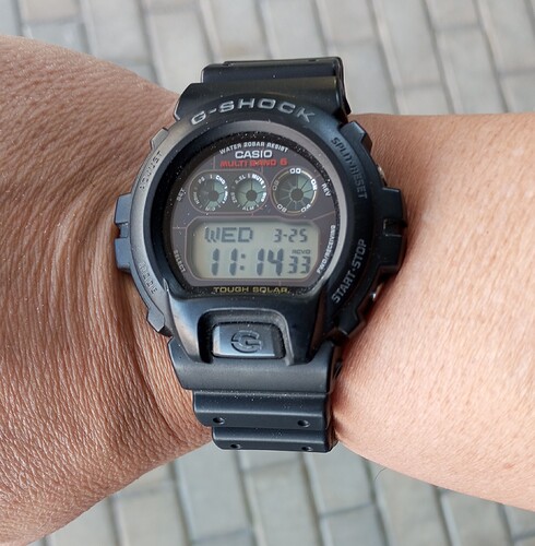 1000135885
