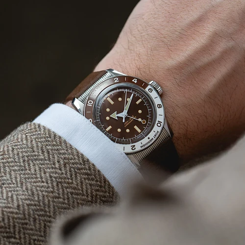 8315-Brown-bwn-front_wristshot-e1709034413343