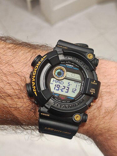 1000042735