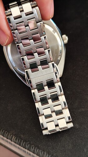 1000099300