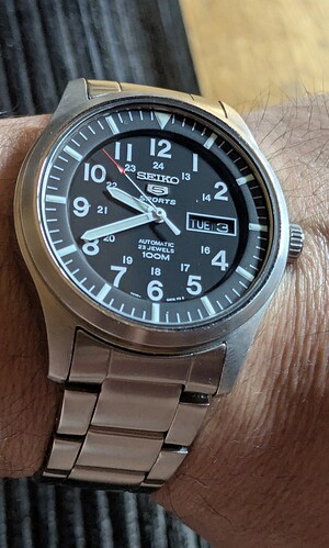 1000094811