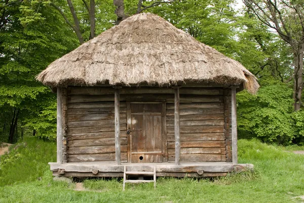 depositphotos_10806909-stock-photo-old-hut