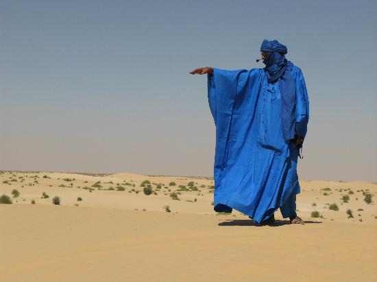 tuareg-tour-guide-on