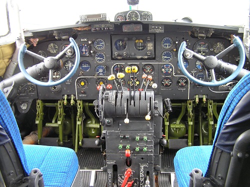 cockpit-1210331002
