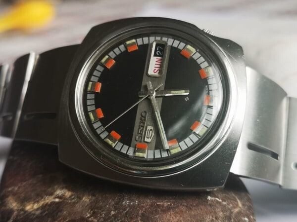 Seiko-Asymmetrical-Vintage-Orange-Markers-Watch-6119-7410-Men-1970-1979_1590890549_42