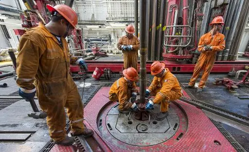 trabajador-de-la-plataforma-petrolera2