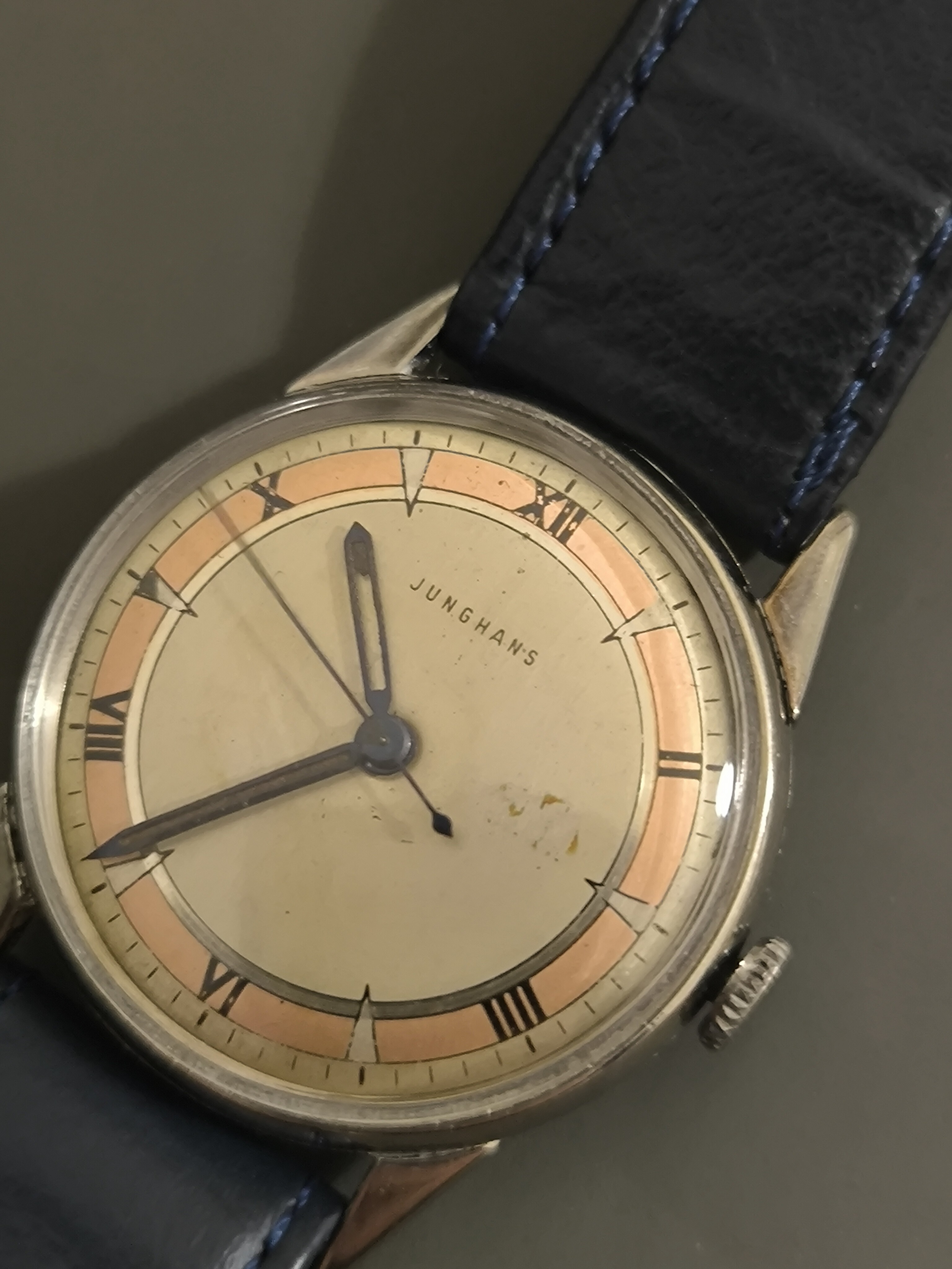 CHRONOGRAPHE JUNGHANS J88 AVEC ROUE DE VITESSES - CADRAN NOIR - VINTAGE