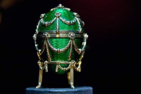 gorbachev-peace-egg-by-faberge-displayed-during-440nw-8226041b
