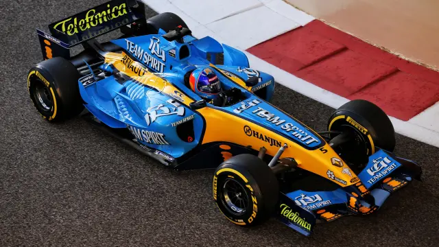 fernando-alonso-renault-r25-7.r_d.2094-1764-1562